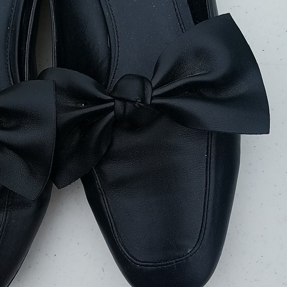 Shoes - Picture 2 of 9